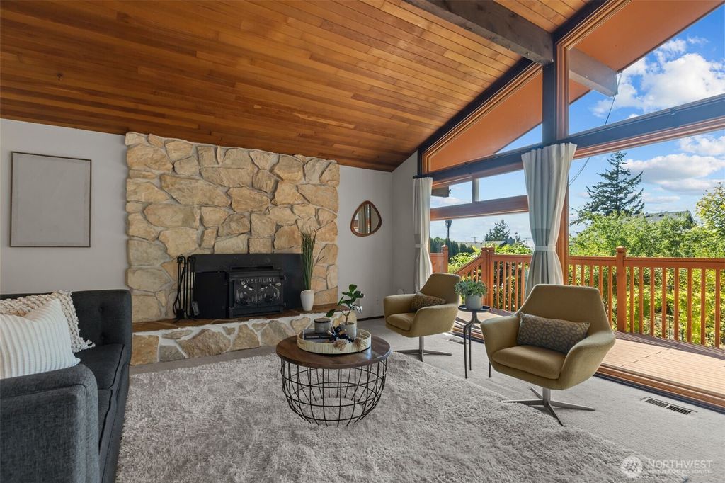 Photo of 1644 S 260th Street, Des Moines, WA 98198 (MLS # 2433963)