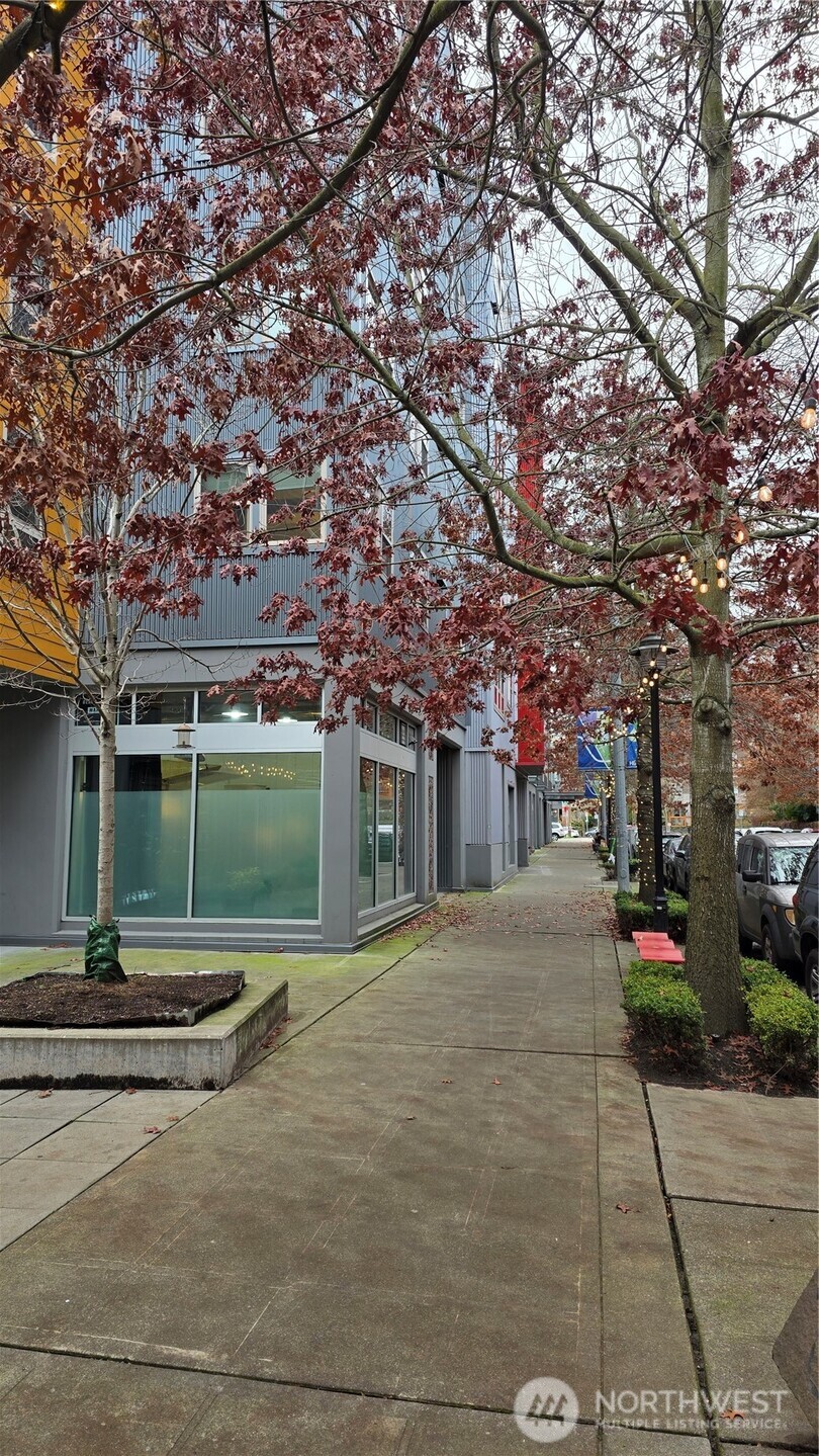 827 Hiawatha Place S 817