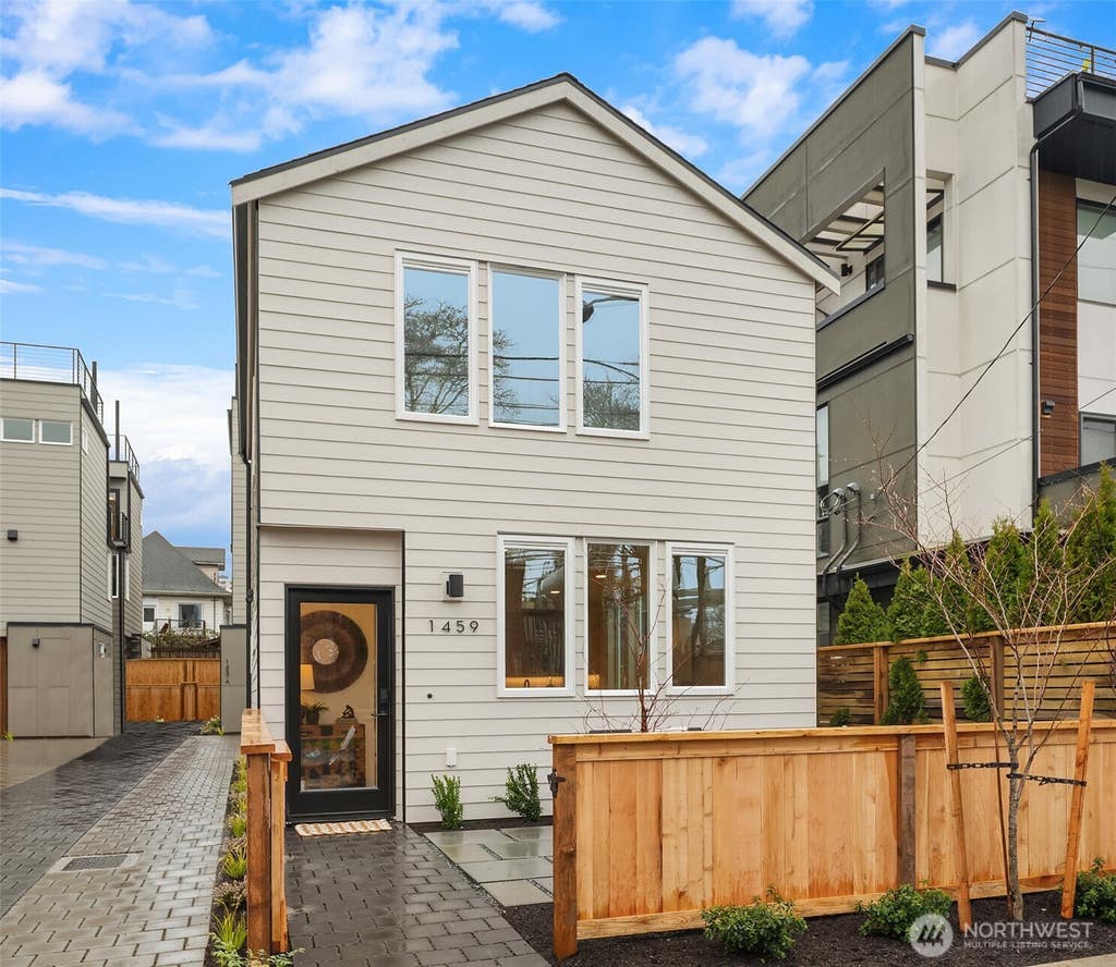 Photo of 1459 22nd Avenue, Seattle, WA 98122 (MLS # 2554742)