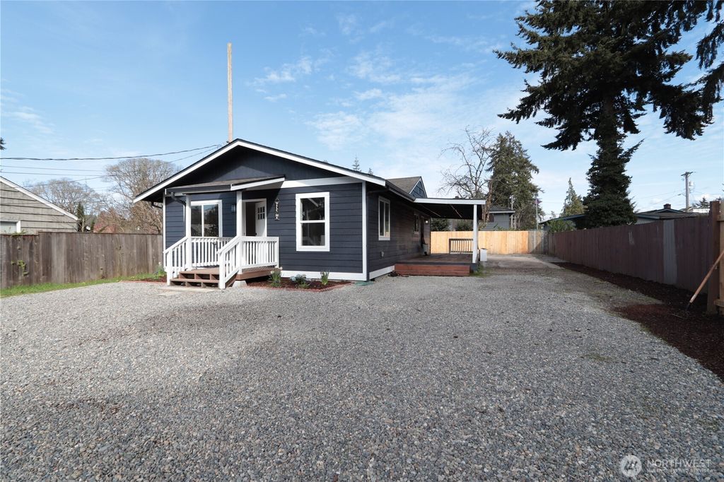 Photo of 8801 SW Custer Road, Lakewood, WA 98499 (MLS # 2502036)