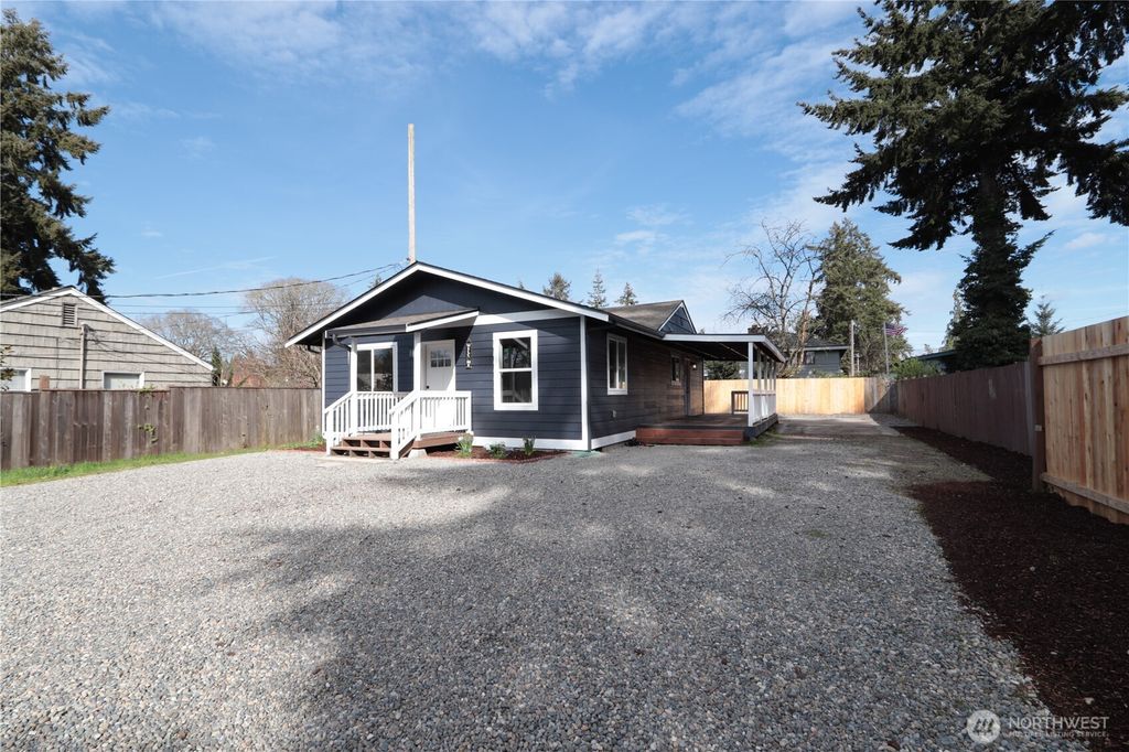 Photo of 8801 SW Custer Road, Lakewood, WA 98499 (MLS # 2502036)