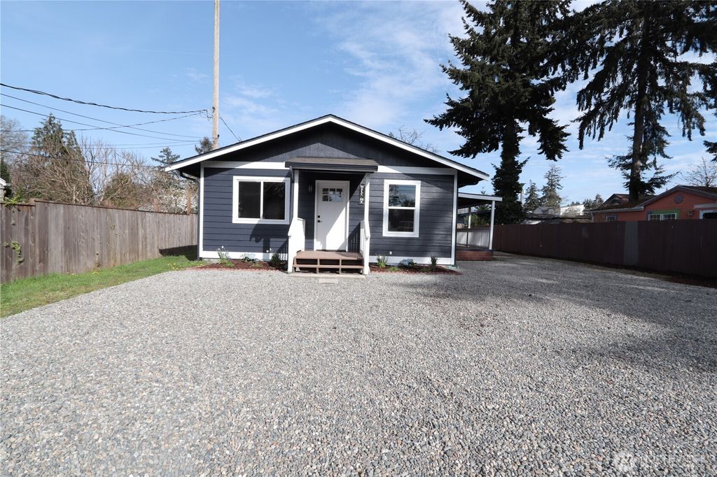 Photo of 8801 SW Custer Road, Lakewood, WA 98499 (MLS # 2502036)