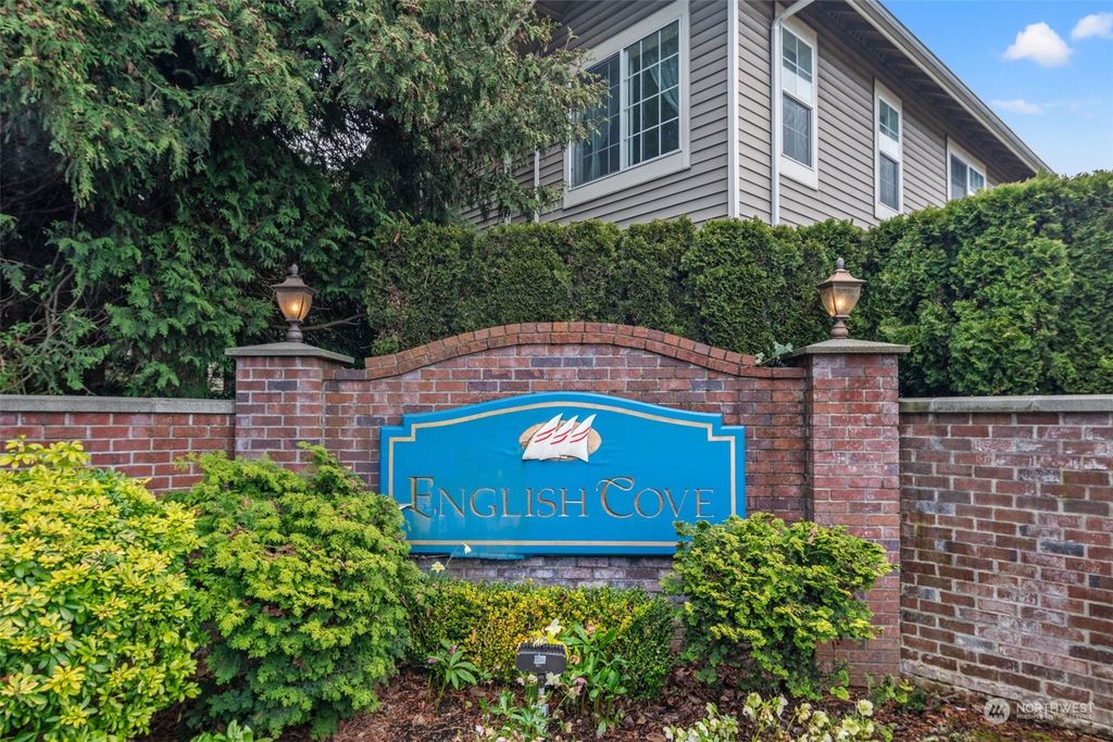 Photo of 18592 NE 57th Wy Way, Redmond, WA 98052 (MLS # 2209257)
