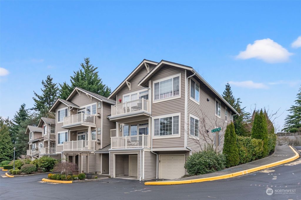 Photo of 18592 NE 57th Wy Way, Redmond, WA 98052 (MLS # 2209257)