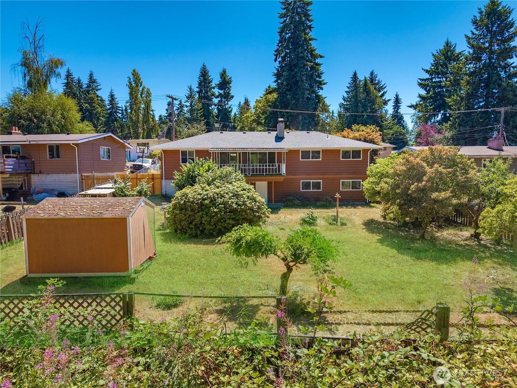 Photo of 528 S 302nd St, Federal Way, WA 98003 (MLS # 2411411)