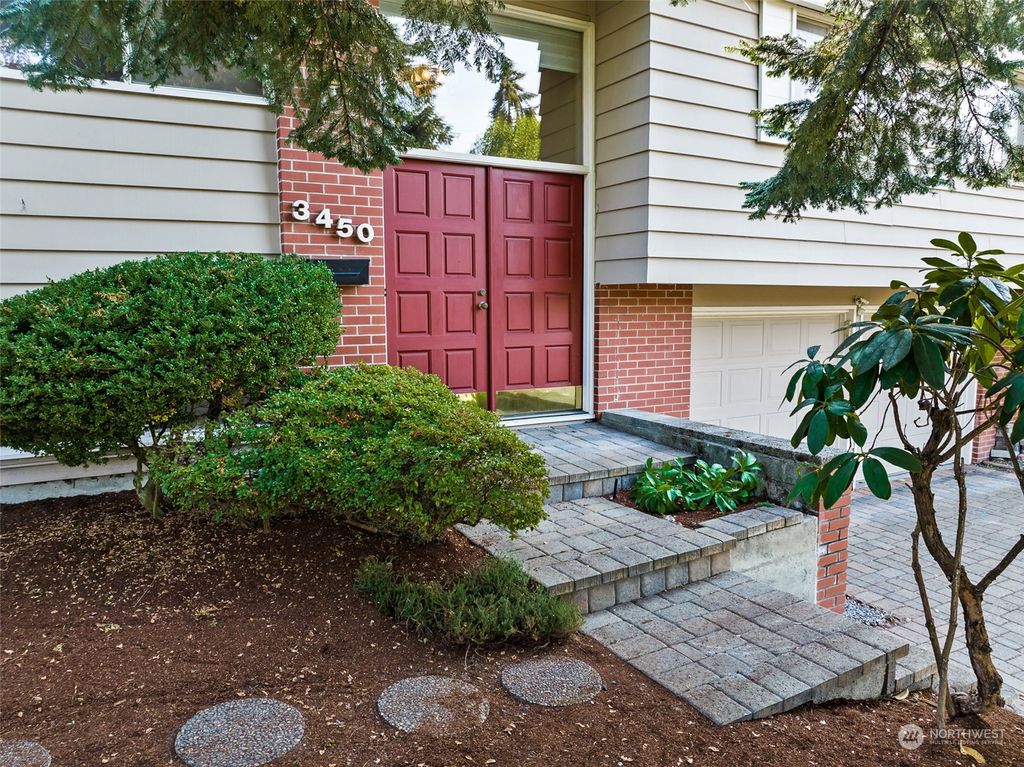 Photo of 3450 79th Avenue SE, Mercer Island, WA 98040 (MLS # 2004861)