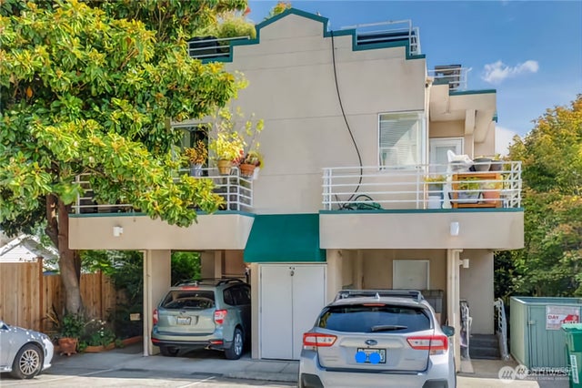 3661 Albion Place N 2 #2, Seattle