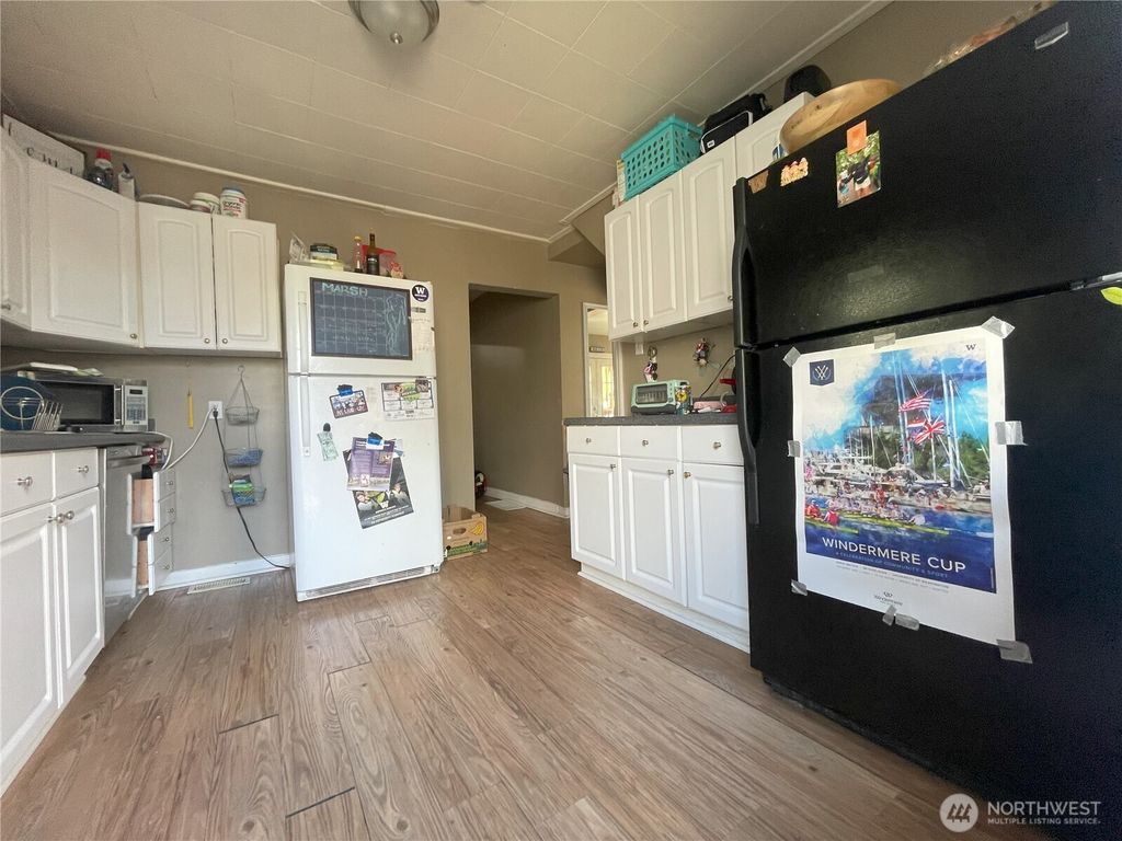 Photo of 4757 35th Avenue NE, Seattle, WA 98115 (MLS # 2456722)