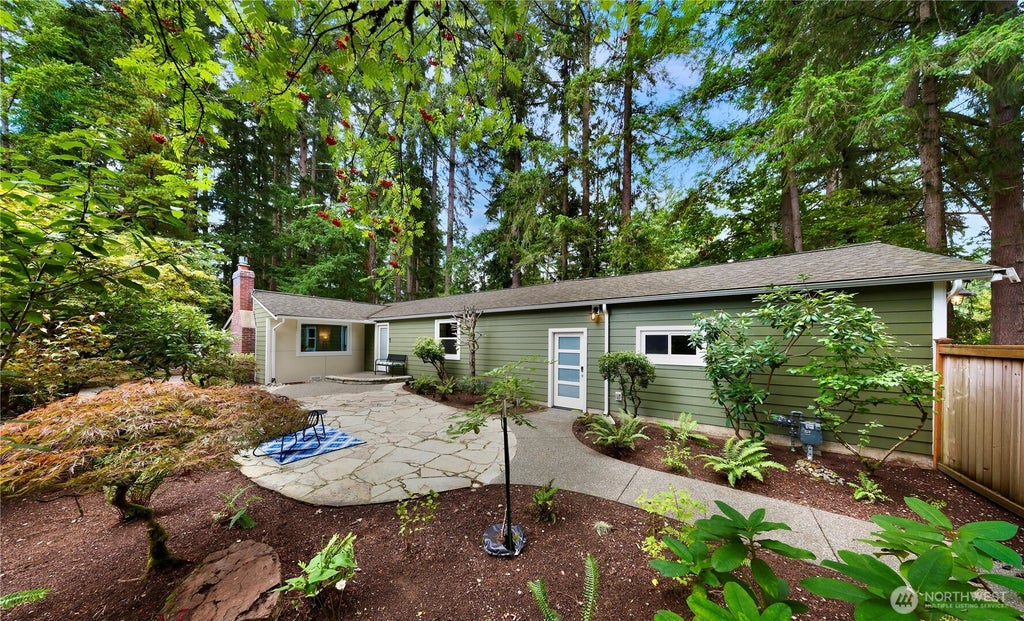 Photo of 18934 Forest Park Drive NE, Lake Forest Park, WA 98155 (MLS # 2583125)