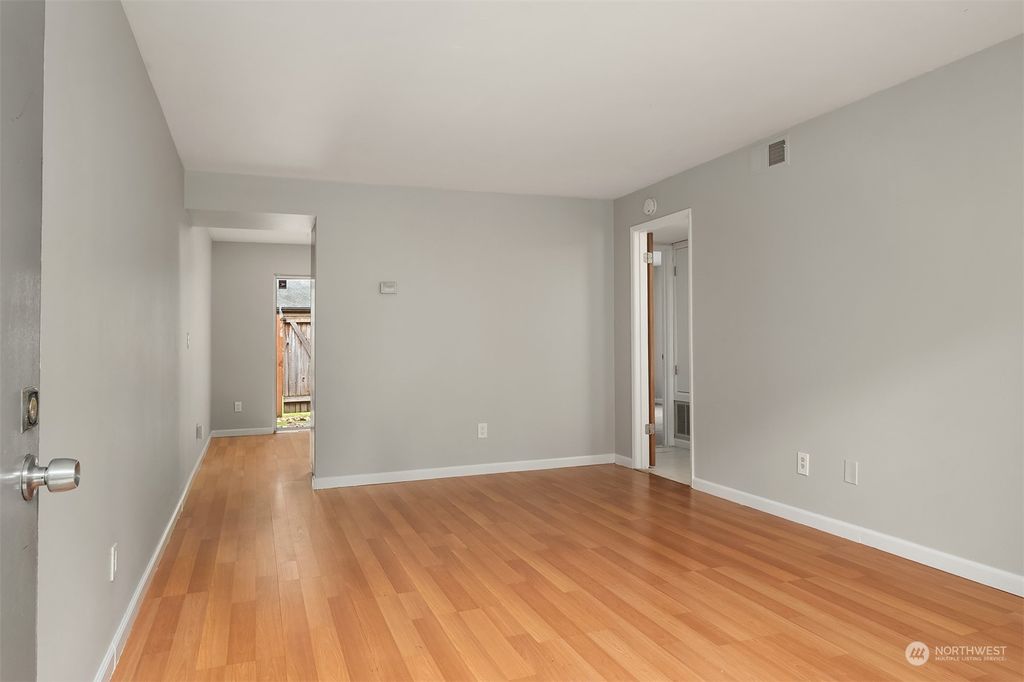 Photo of 12206 NE 147th Place #1A, Kirkland, WA 98034 (MLS # 2041052)