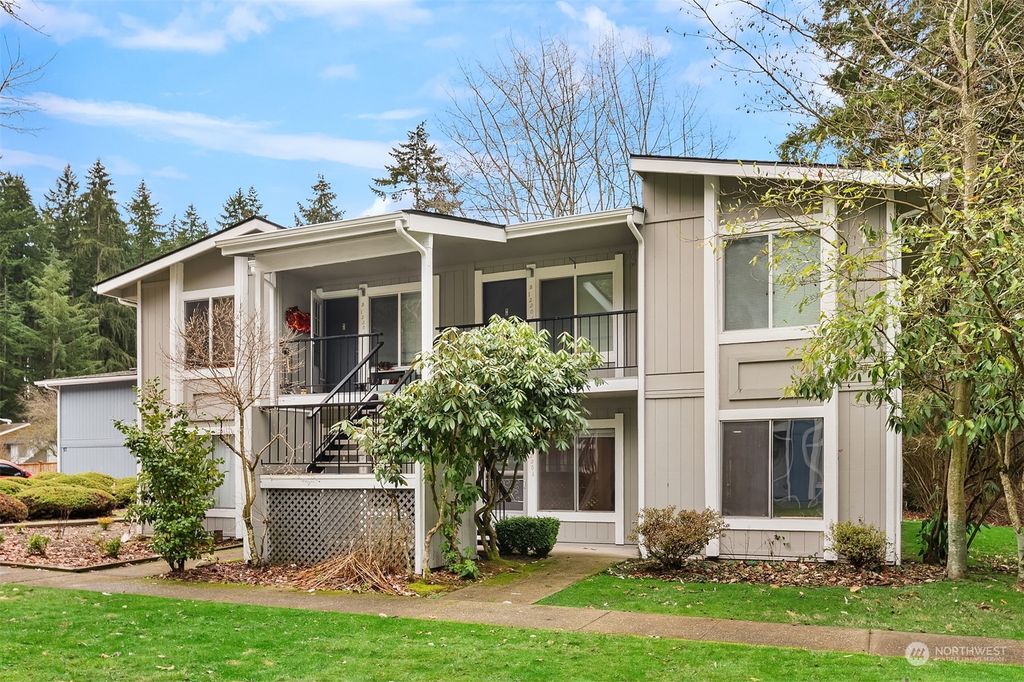 Photo of 12206 NE 147th Place #1A, Kirkland, WA 98034 (MLS # 2041052)