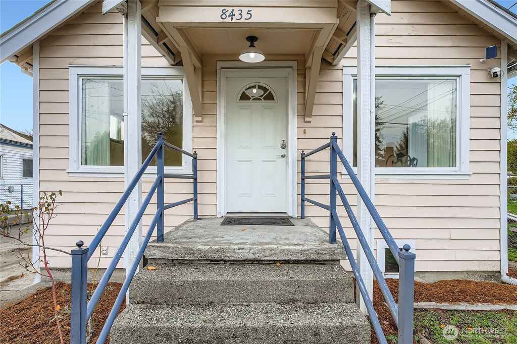 Photo of 8435 46th ave Ave S, Seattle, WA 98118 (MLS # 2454837)