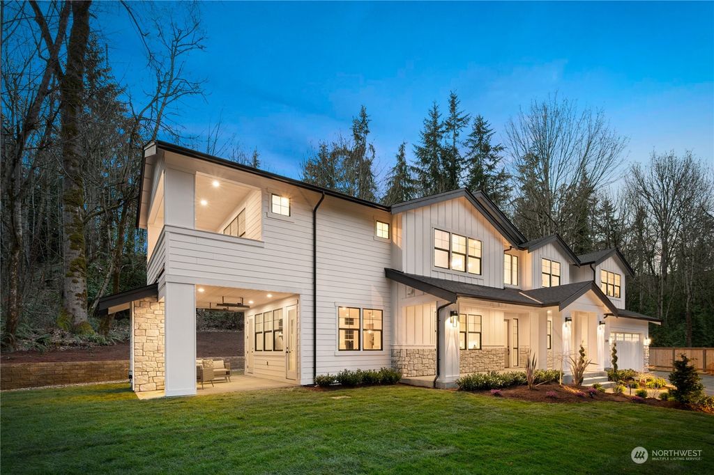 Photo of 5399 NE 198th Place, Lake Forest Park, WA 98155 (MLS # 2045462)