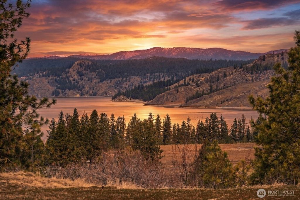 Photo of 38800 E Sand Flats Dr, Davenport, WA 99122 (MLS # 2500898)