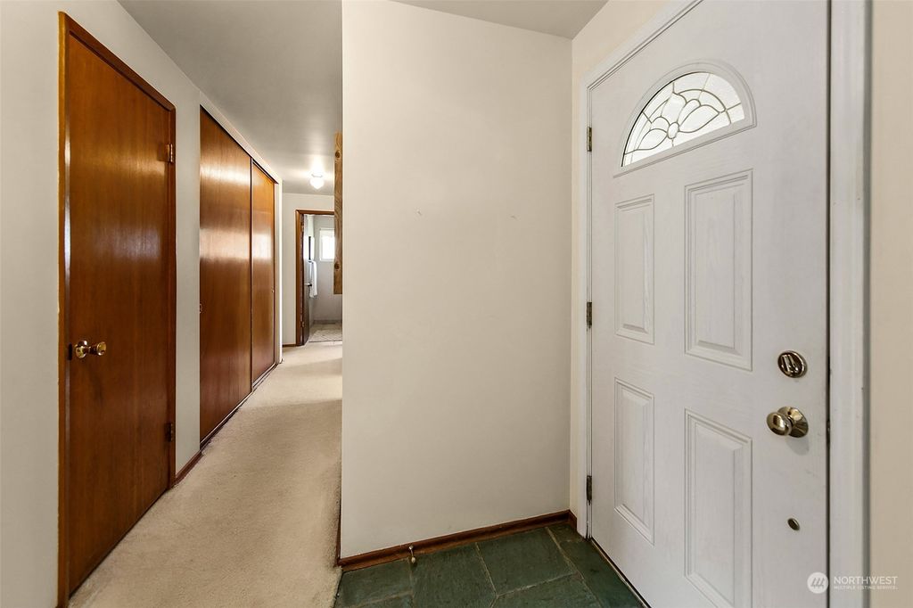 Photo of 16439 SE 14th Street, Bellevue, WA 98008 (MLS # 2129378)