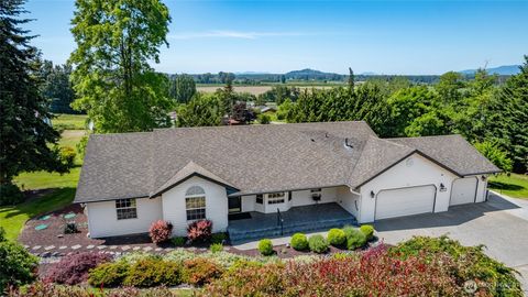 Photo of 22736 Buchanan Street, Mount Vernon, WA 98273 (MLS # 2533554)
