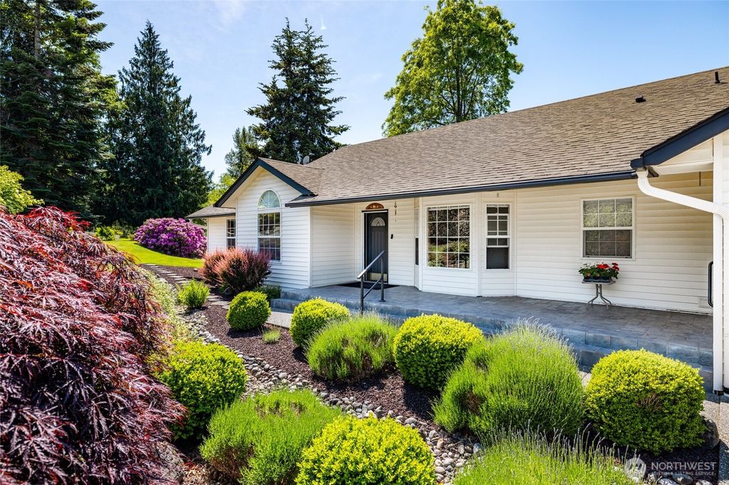 Photo of 22736 Buchanan Street, Mount Vernon, WA 98273 (MLS # 2533554)