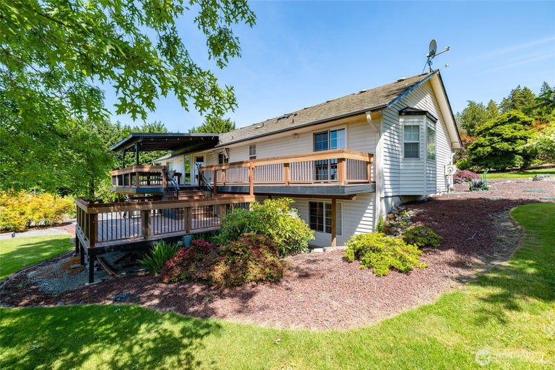 22736 Buchanan Street