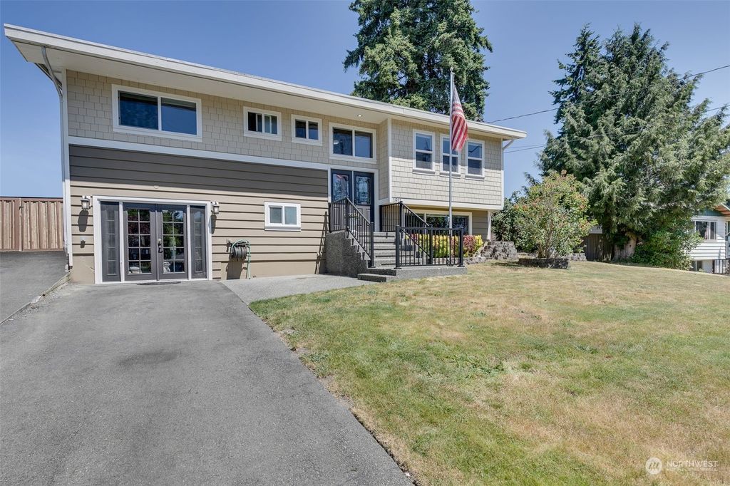 Photo of 1911 201st Place SW, Lynnwood, WA 98036 (MLS # 2125694)