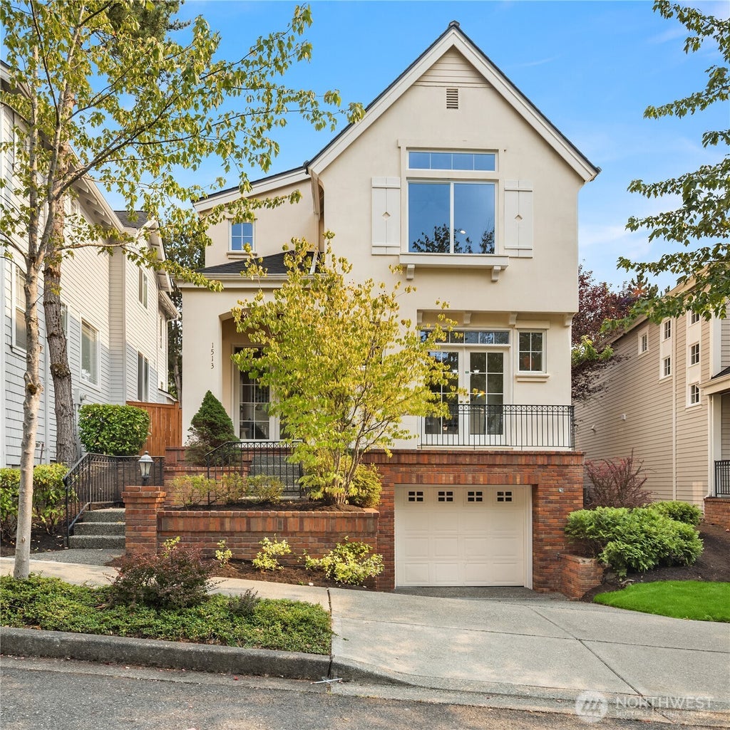 Photo of 1513 NE Iris Street, Issaquah, WA 98029 (MLS # 2567106)