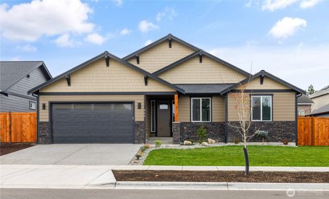 Photo of 865 NW Shire Street, Oak Harbor, WA 98277 (MLS # 2465273)