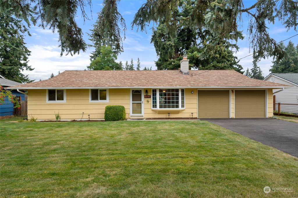 Photo of 1909 192nd Place SW, Lynnwood, WA 98036 (MLS # 1994972)