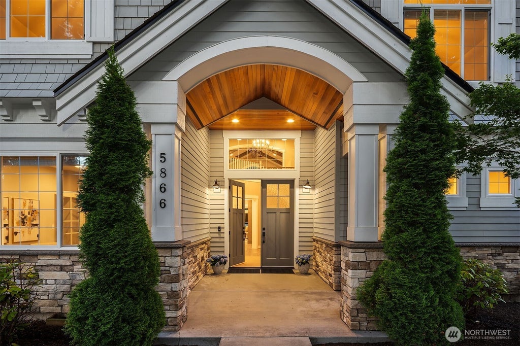 Photo of 5866 127th Avenue NE, Kirkland, WA 98033 (MLS # 2547257)