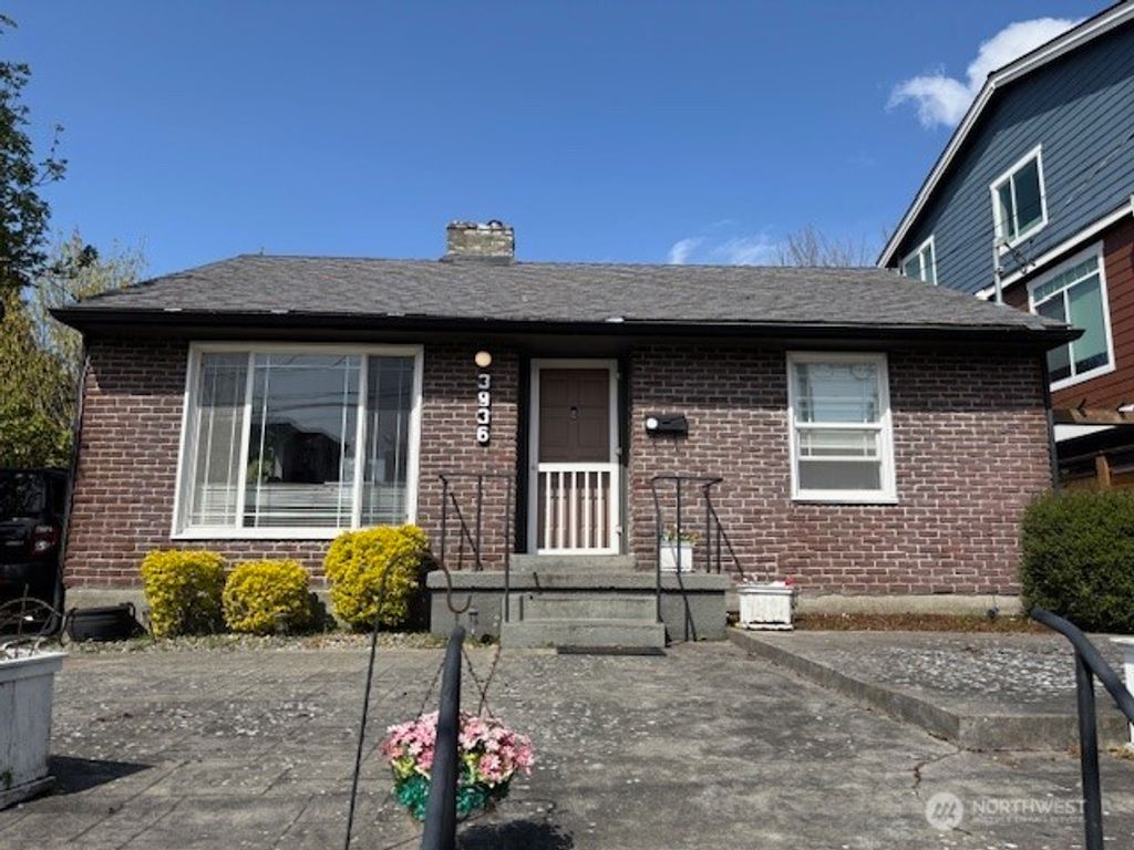 Photo of 3936 SW Kenyon Street, Seattle, WA 98136 (MLS # 2375906)