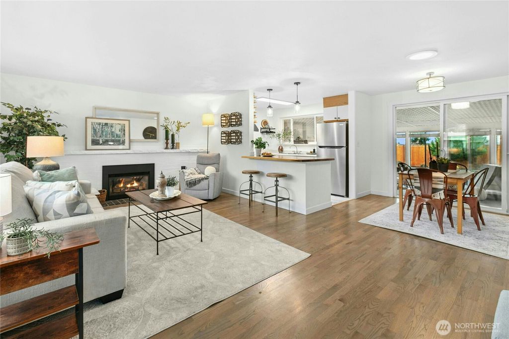 Photo of 813 Kirkland Avenue NE, Renton, WA 98056 (MLS # 2459872)