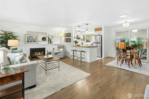 Photo of 813 Kirkland Avenue NE, Renton, WA 98056 (MLS # 2459872)