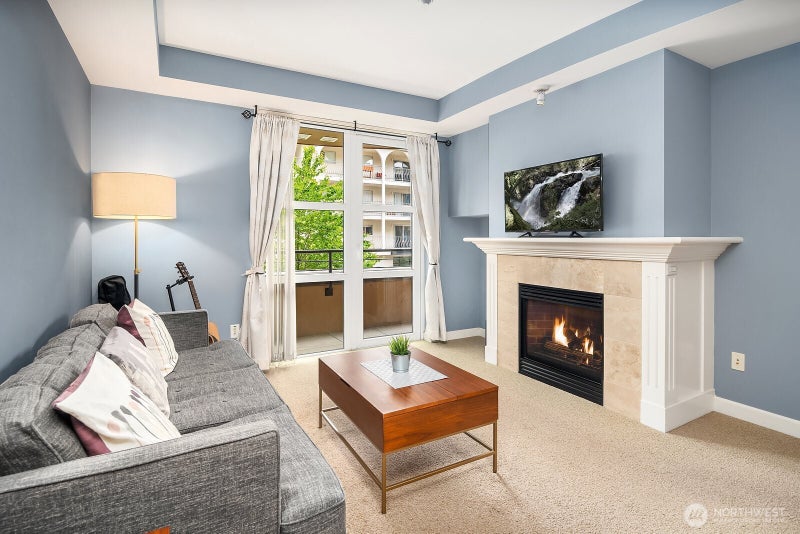 10047 NE Main Street NE 202