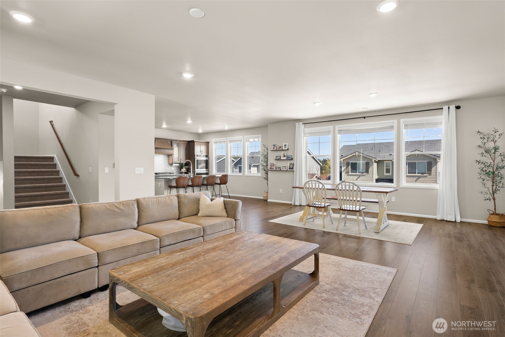 10417 Treasure Drive NW