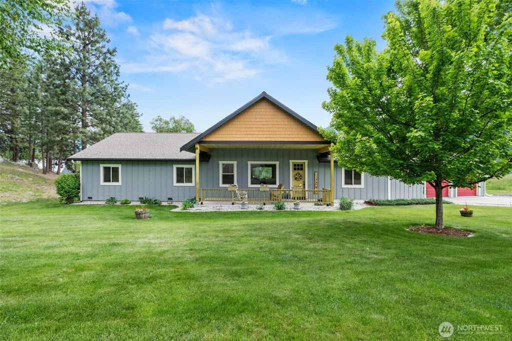 Photo of 12285 Village View Drive Dr, Leavenworth, WA 98826 (MLS # 2481033)