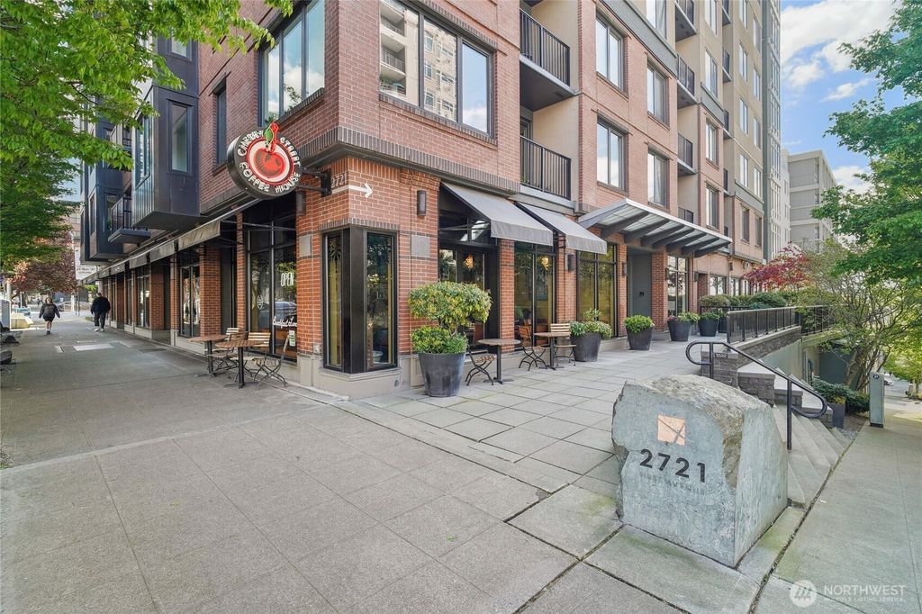 Photo of 2721 1st Avenue #906, Seattle, WA 98121 (MLS # 2518787)