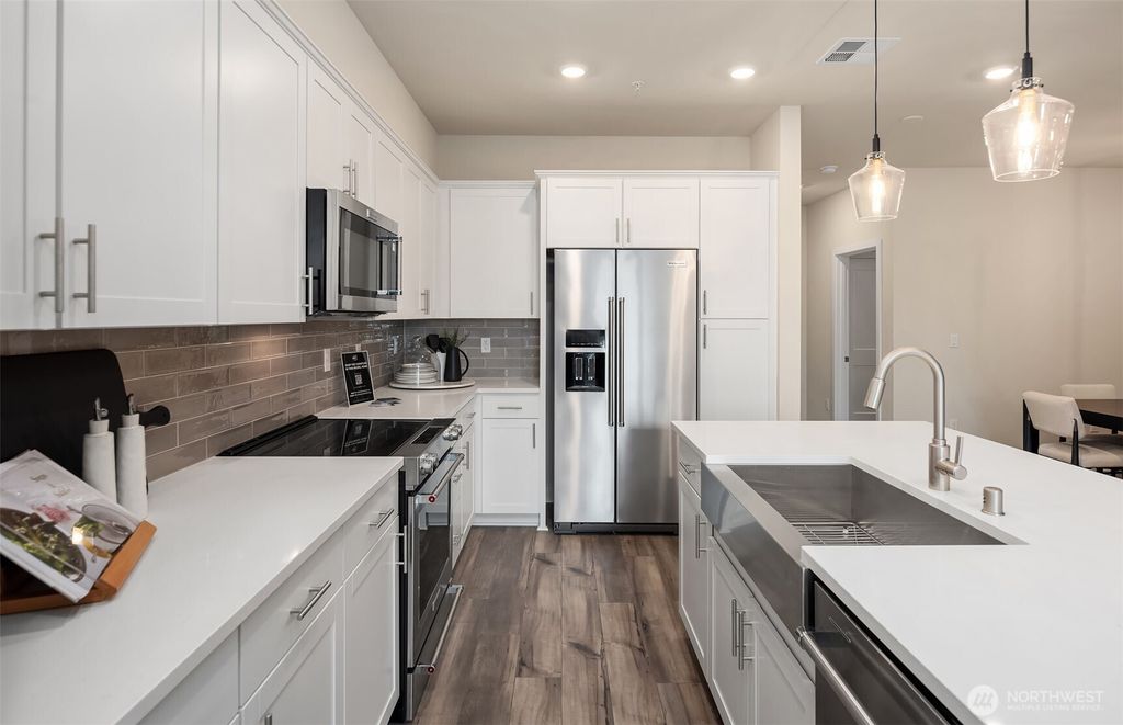 Photo of 6901 NE 184th Lane #209, Kenmore, WA 98028 (MLS # 2450941)