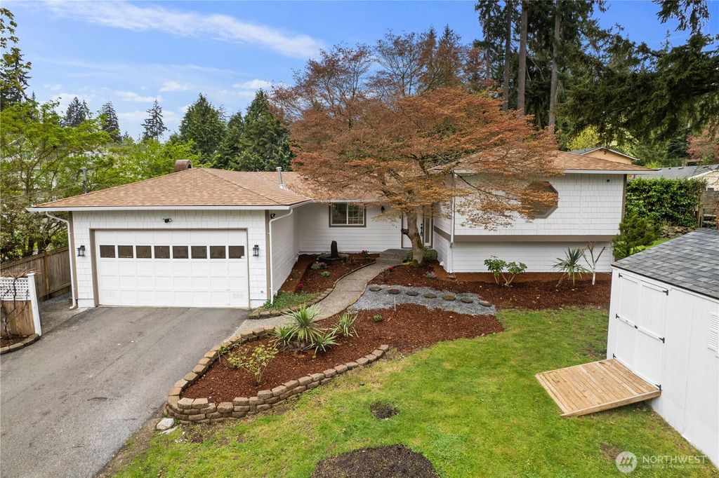 Photo of 15212 Cascadian Way, Lynnwood, WA 98087 (MLS # 2512250)