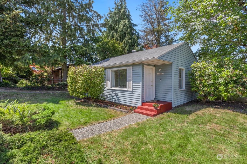 Photo of 7052 S 127th Street, Seattle, WA 98178 (MLS # 2252016)
