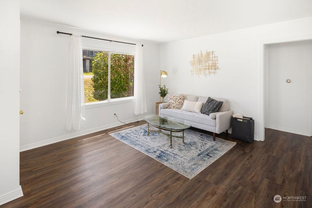 Photo of 7052 S 127th Street, Seattle, WA 98178 (MLS # 2252016)