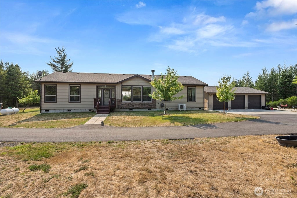 Photo of 351 N Evening Star Lane, Hoodsport, WA 98548 (MLS # 2564105)