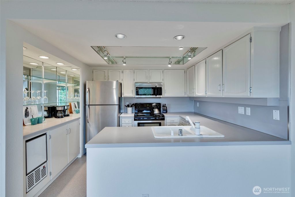 Photo of 900 5th Avenue S #100, Edmonds, WA 98020 (MLS # 2349345)