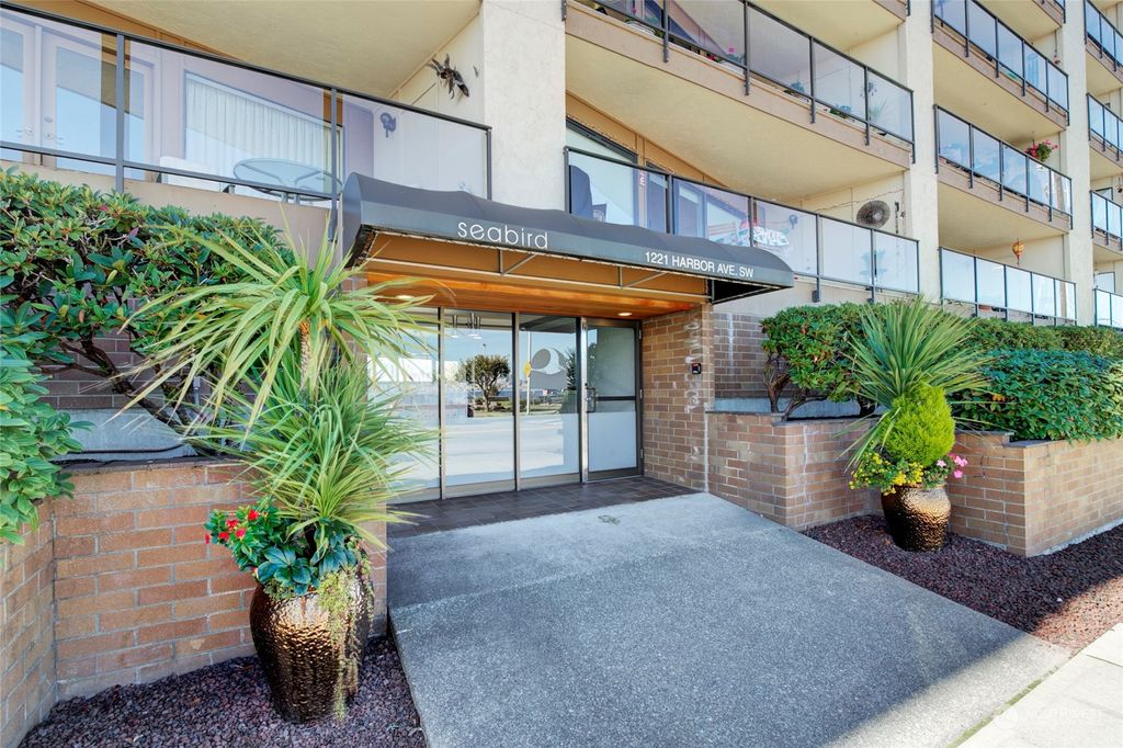 Photo of 1221 Harbor Avenue SW #303, Seattle, WA 98116 (MLS # 2167921)