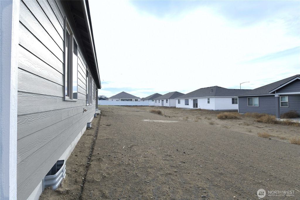 Photo of 316 N Montana Street, Moses Lake, WA 98837 (MLS # 2463358)