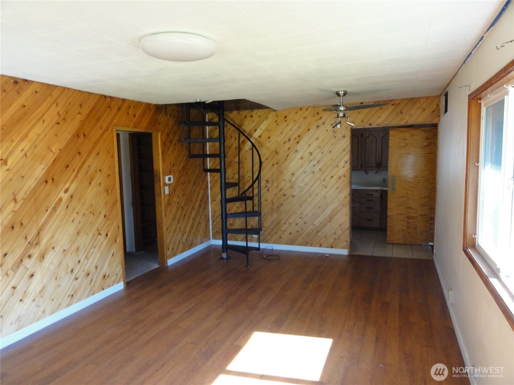 Photo of 38211 SE 85th Street, Snoqualmie, WA 98065 (MLS # 2589150)