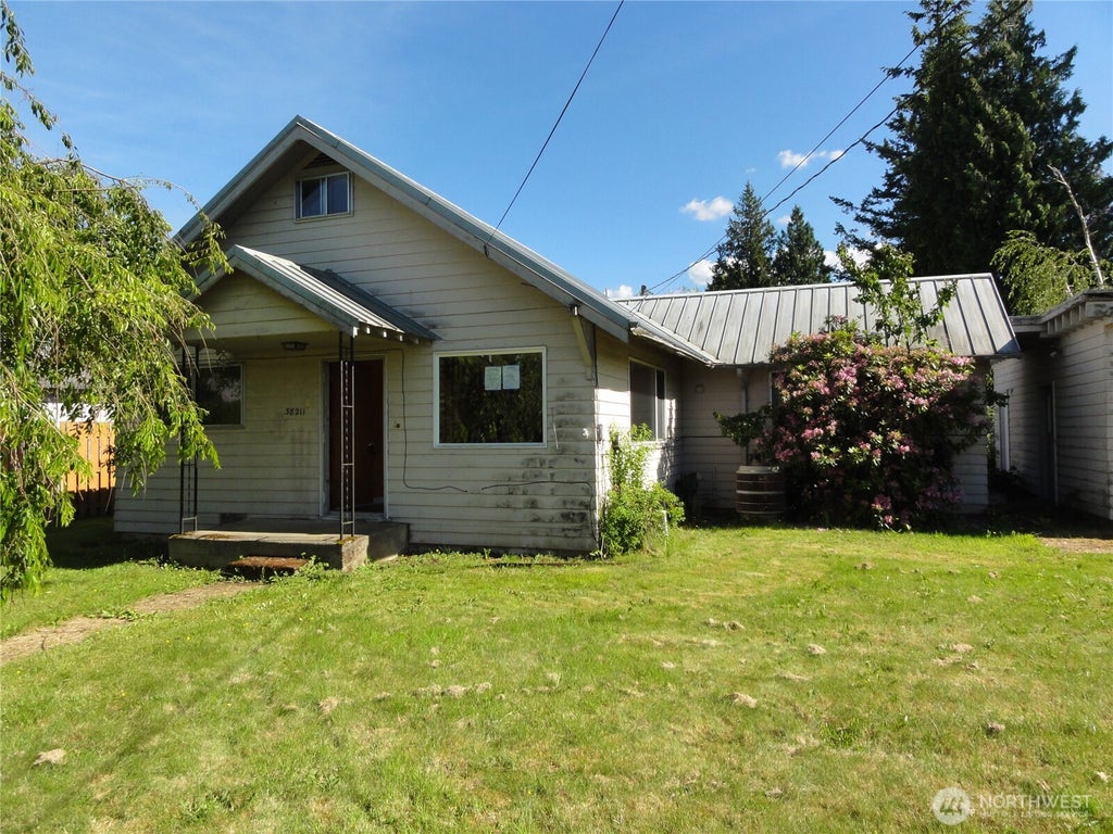 Photo of 38211 SE 85th Street, Snoqualmie, WA 98065 (MLS # 2589150)