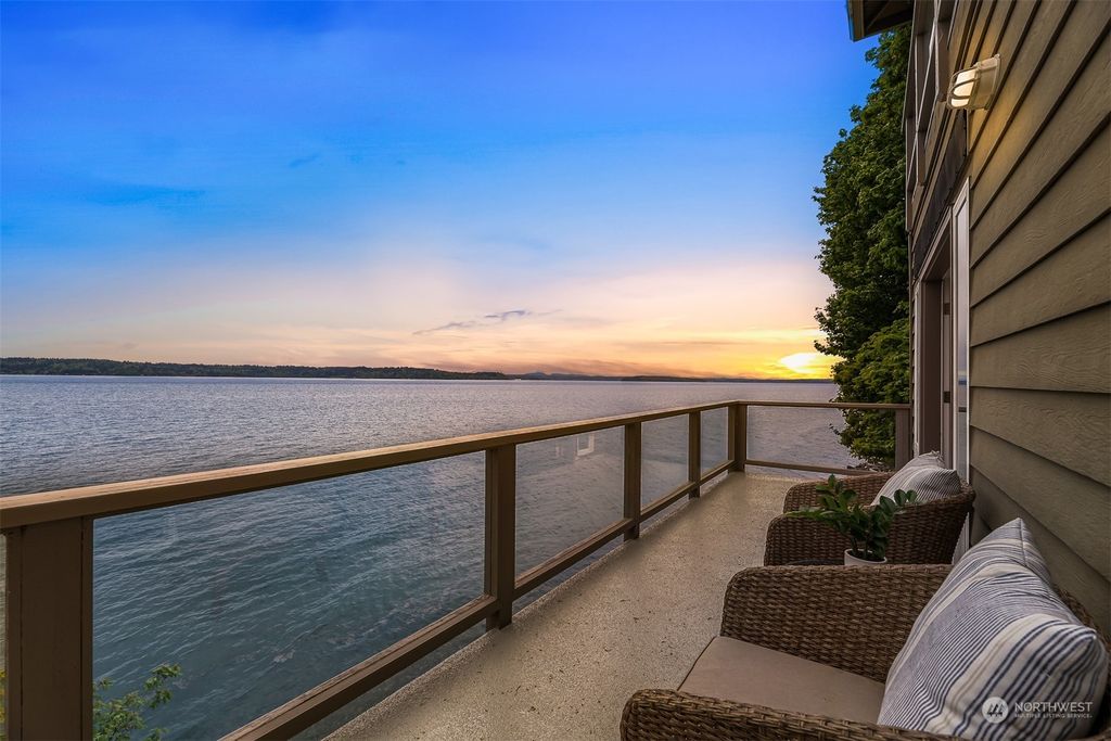 Photo of 10835 Arroyo Beach Place SW, Seattle, WA 98146 (MLS # 2061378)