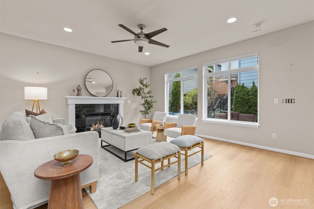 Photo of 2547 NE Mulberry Street, Issaquah, WA 98029 (MLS # 2333399)