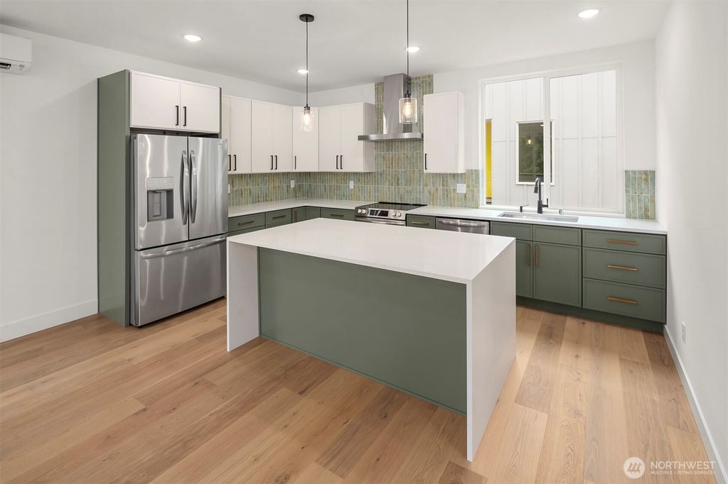 Photo of 727 18th Avenue, Seattle, WA 98122 (MLS # 2476587)