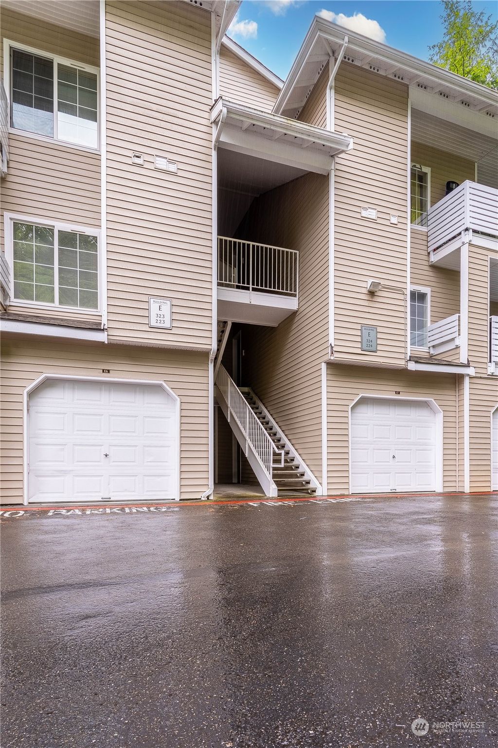 Photo of 801 Rainier Avenue N #E225, Renton, WA 98057 (MLS # 2240805)