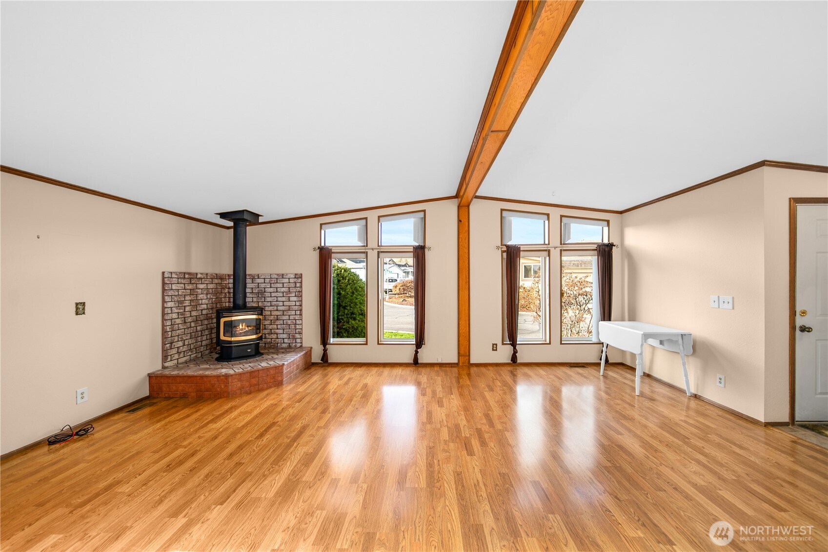 1610 Twin Peaks Drive