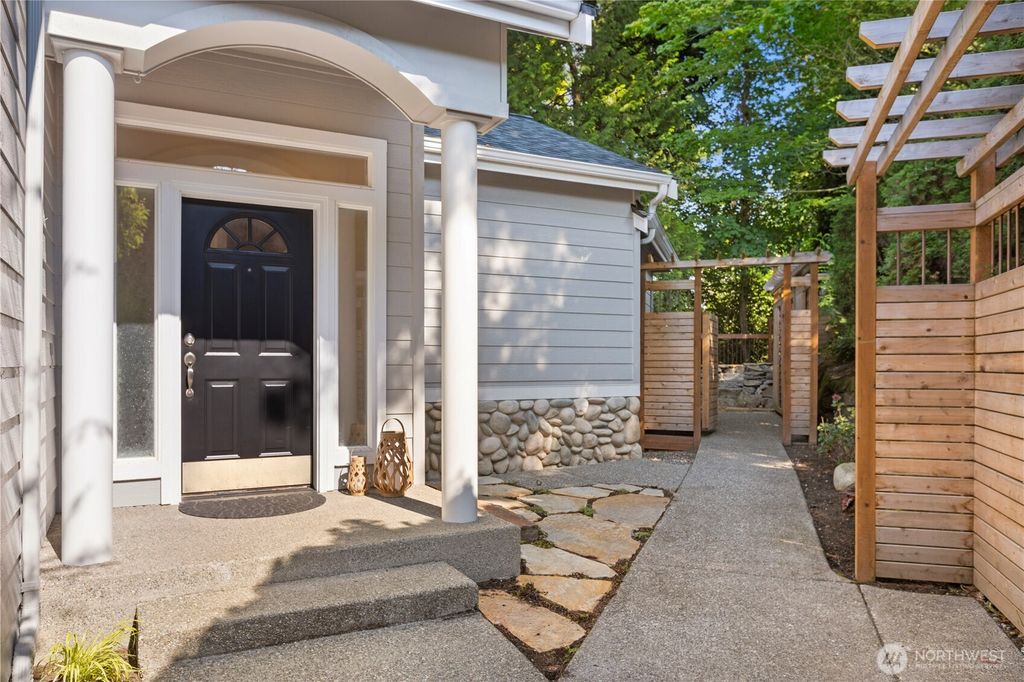 Photo of 520 2nd Avenue S, Kirkland, WA 98033 (MLS # 2430795)